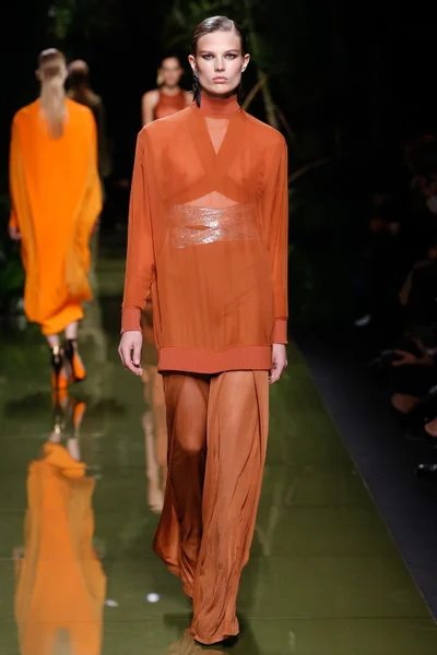 Look 8